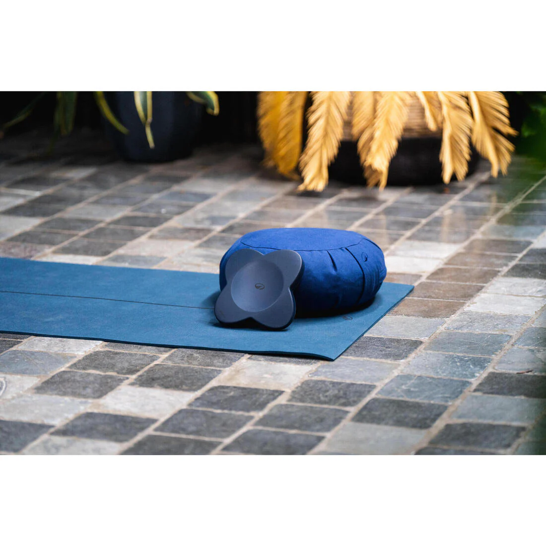 Almohadilla de yoga para rodillas y muñecas azul oscuro - Image 7