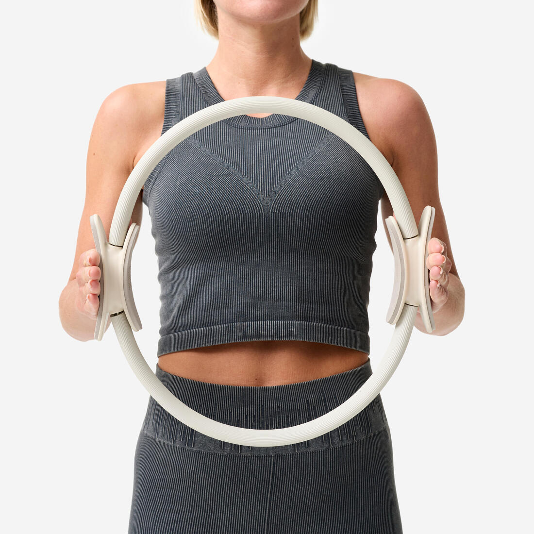 Aro de pilates con agarre ergonómico beige - Image 3
