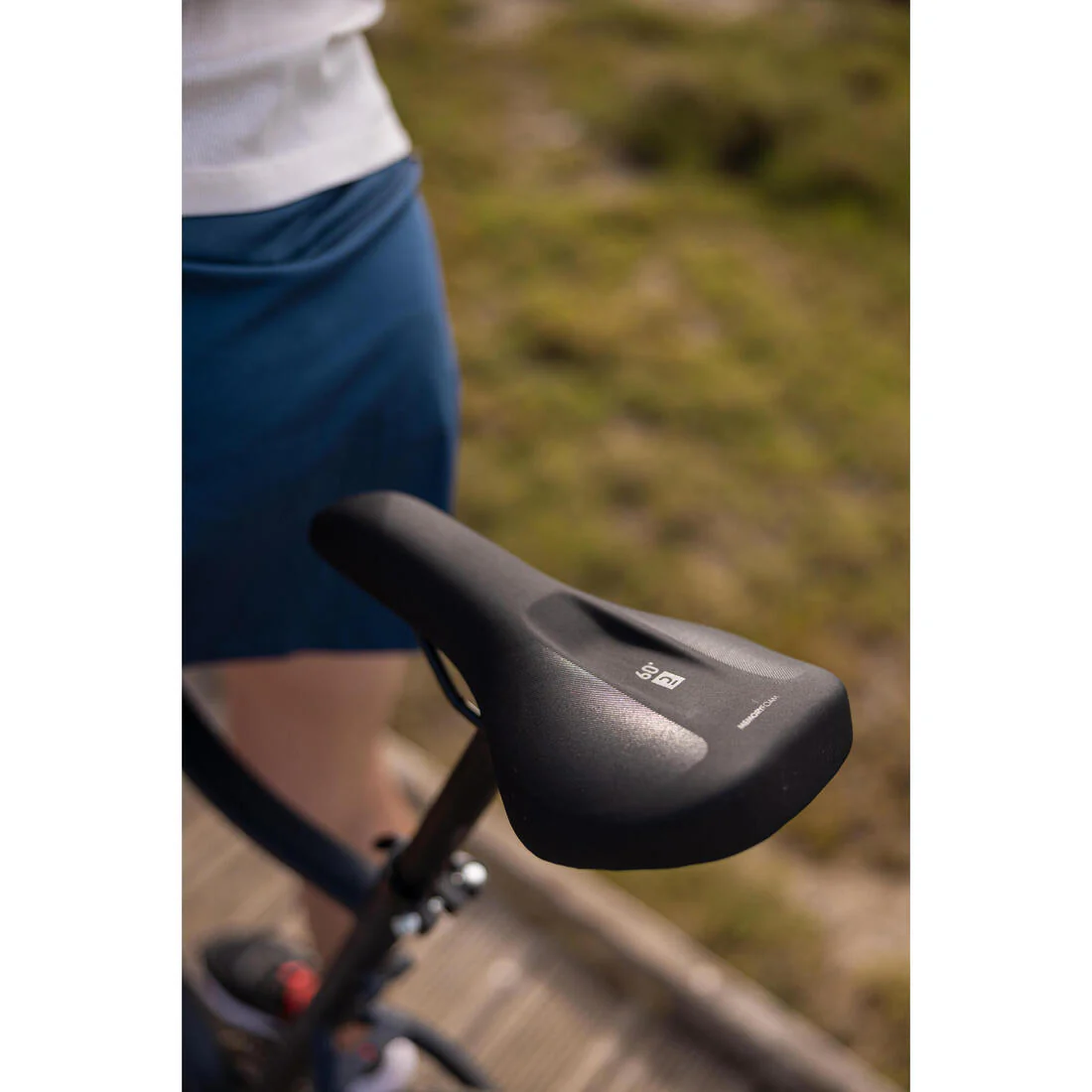 Asiento de bicicleta de trekking y ciudad de 60° con memory foam - Image 14