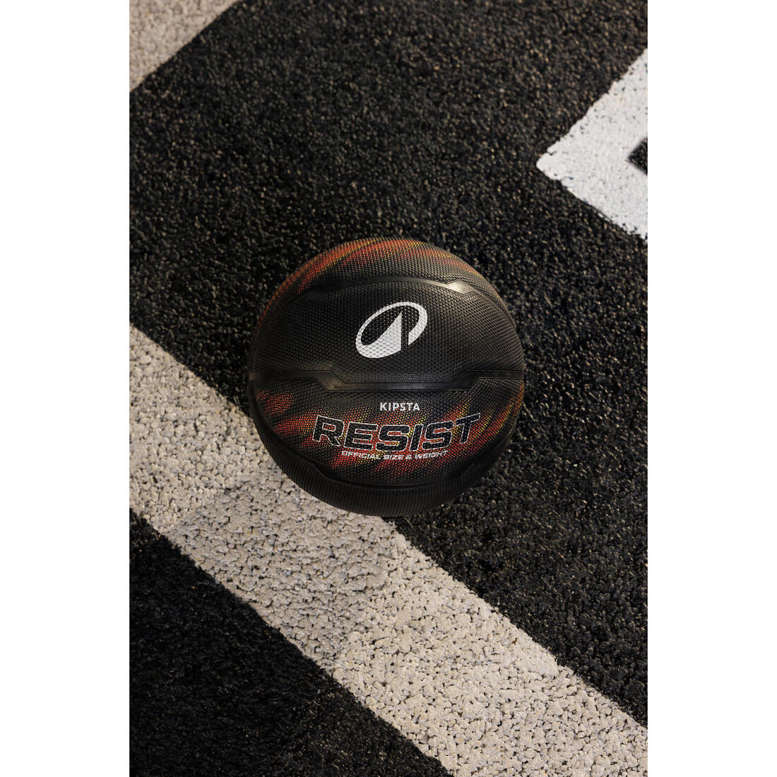 Balón de básquetbol para exterior talla 5 negro con naranja para niño Resist - Image 6