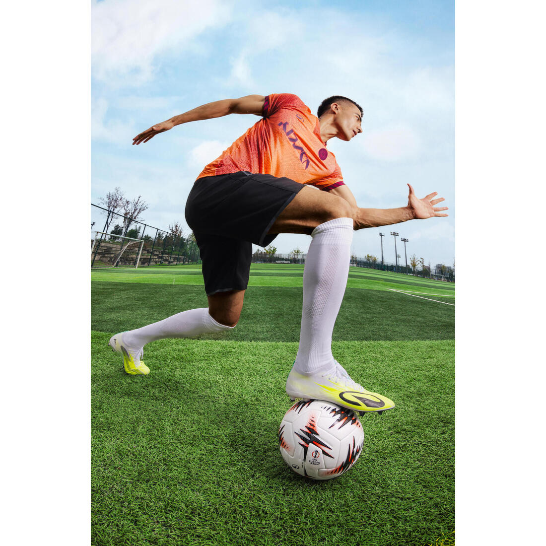 Balón de futbol oficial UEFA Europa League 2025/2026 talla 5 vendido con caja - Image 21