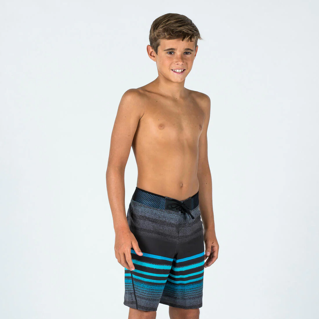 Bermuda de surf negro con azul de rayas para niños 900