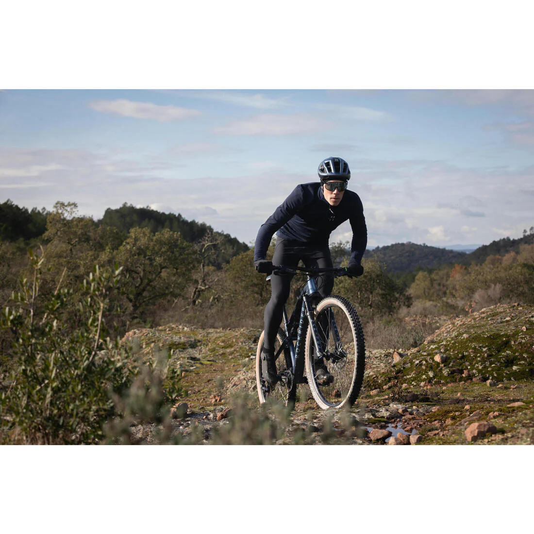 Bicicleta MTB de cross country con cuadro de aluminio azul Race 700 - Image 13