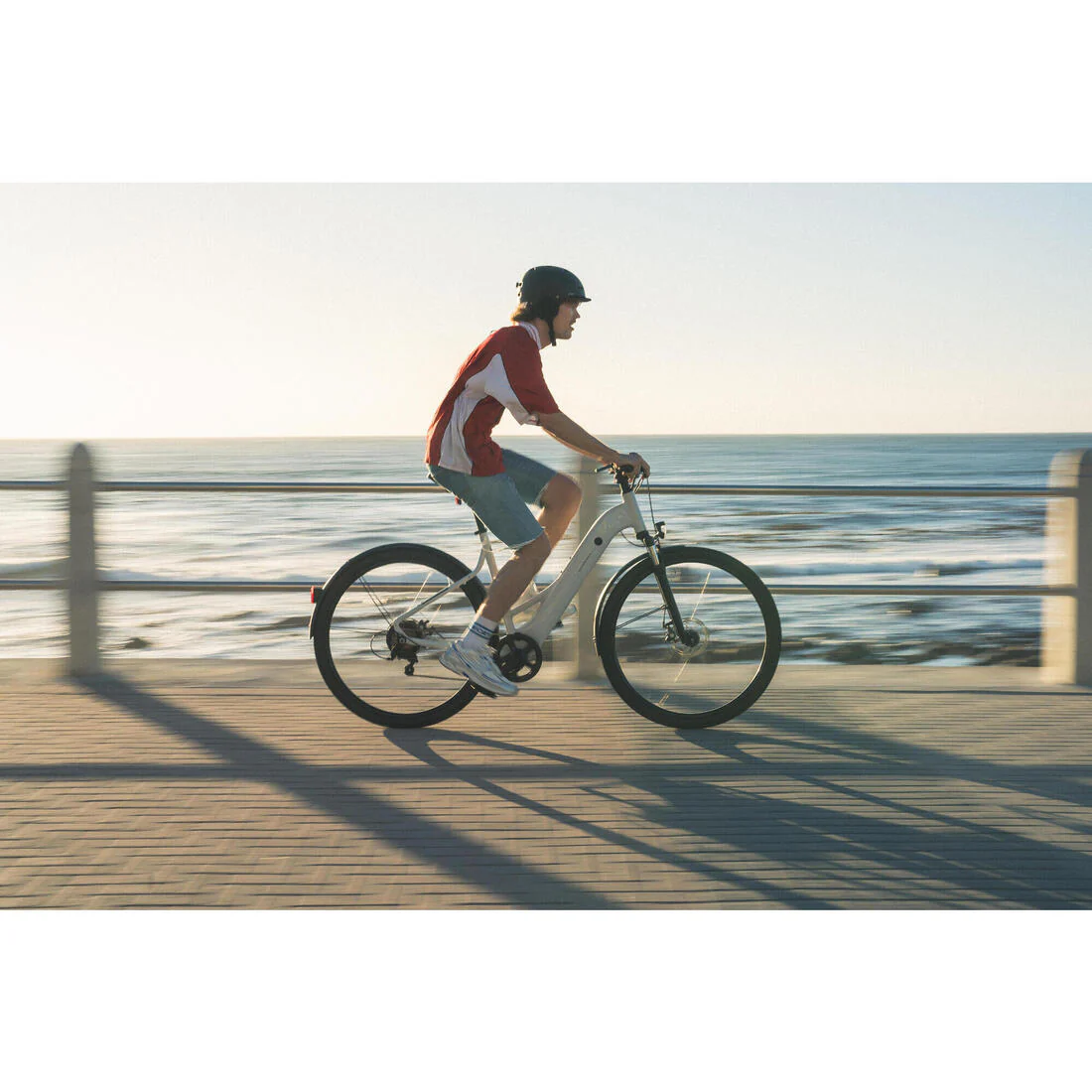 Bicicleta todocamino eléctrica de cuadro bajo gris perla E-Actv 100 - Image 11