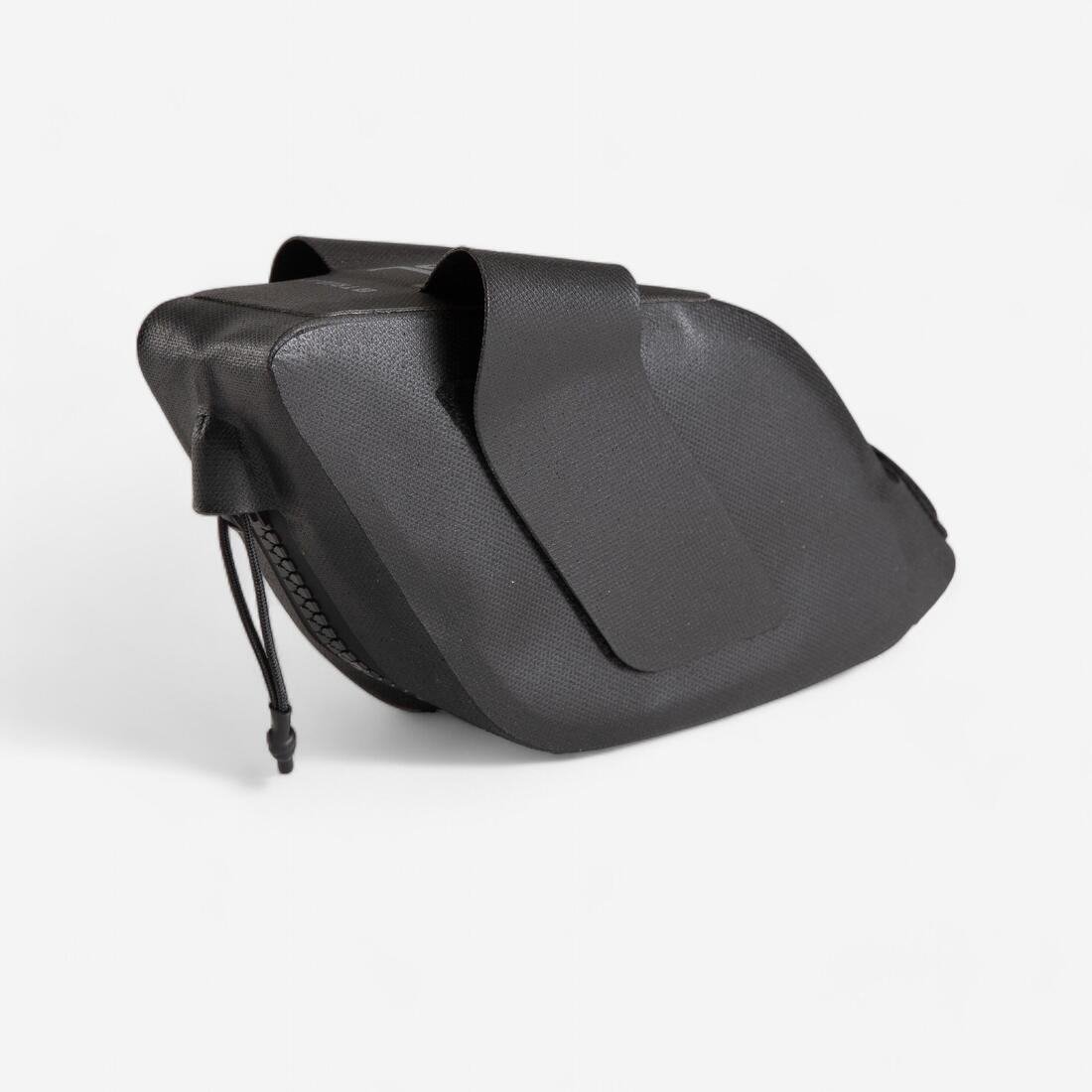BOLSA DE ASIENTO RACE M 0.6 L NEGRA