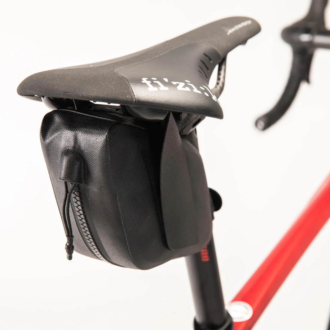 BOLSA DE ASIENTO RACE M 0.6 L NEGRA - Image 4