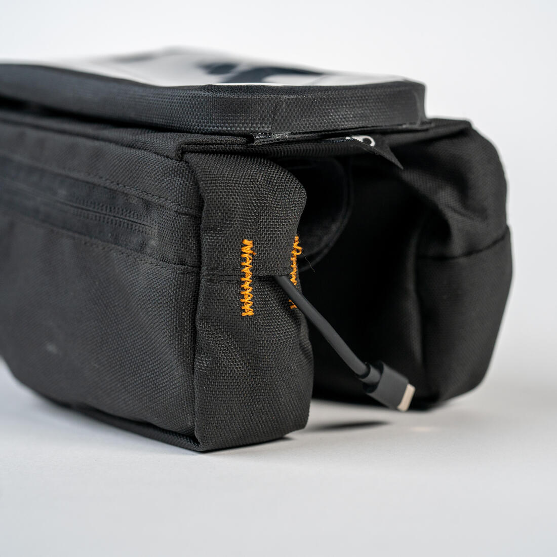 Bolsa de cuadro para bicicleta ACTV 2 x 1 para smartphone negra 100 - Image 6