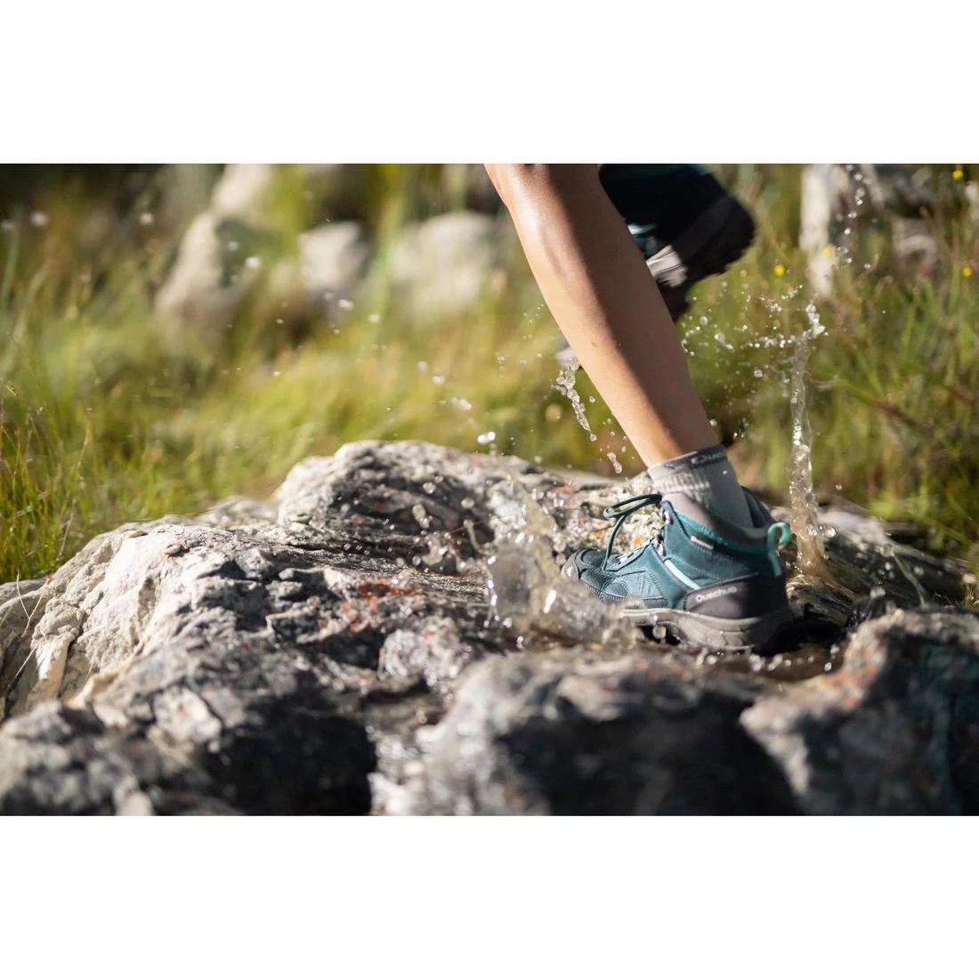 Botas de senderismo en montaña impermeables azul turquesa para mujer MH100 Mid - Image 20