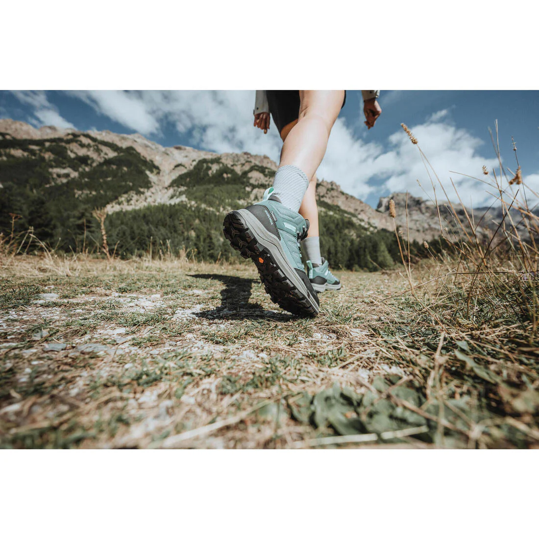 Botas impermeables de senderismo en montaña verdes para mujer MH100 Mid - Image 14
