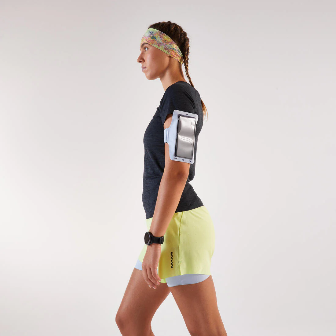 Brazalete de running para celular muy grande negro para hombre y mujer Kiprun - Image 8