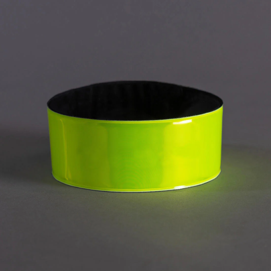 Brazalete de visibilidad para ciclismo amarillo fluorescente - Image 4