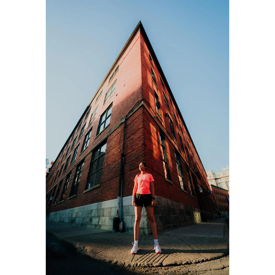 CALZADO RUNNING MUJER KIPRUN KS 500 2 GRIS Y ROJO CORAL - Image 18