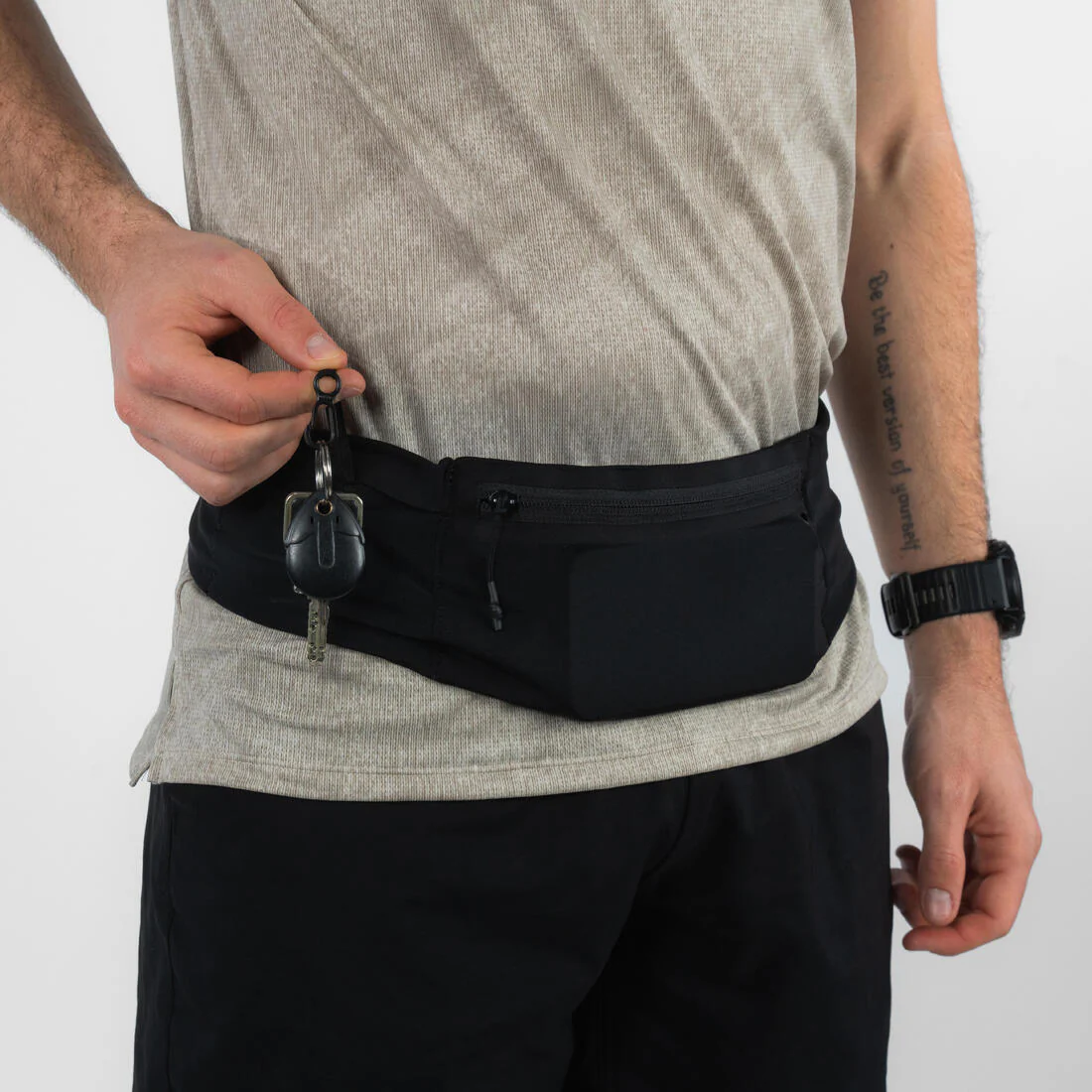 Cangurera running smartphone Hombre Mujer -KIPRUN Confort 2 negro 5 bolsillos - Image 4