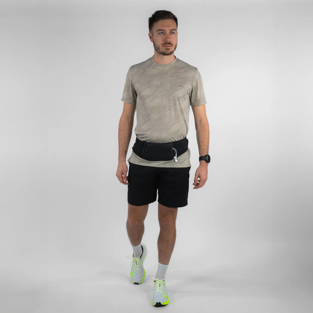 Cangurera running smartphone Hombre Mujer -KIPRUN Confort 2 negro 5 bolsillos - Image 9