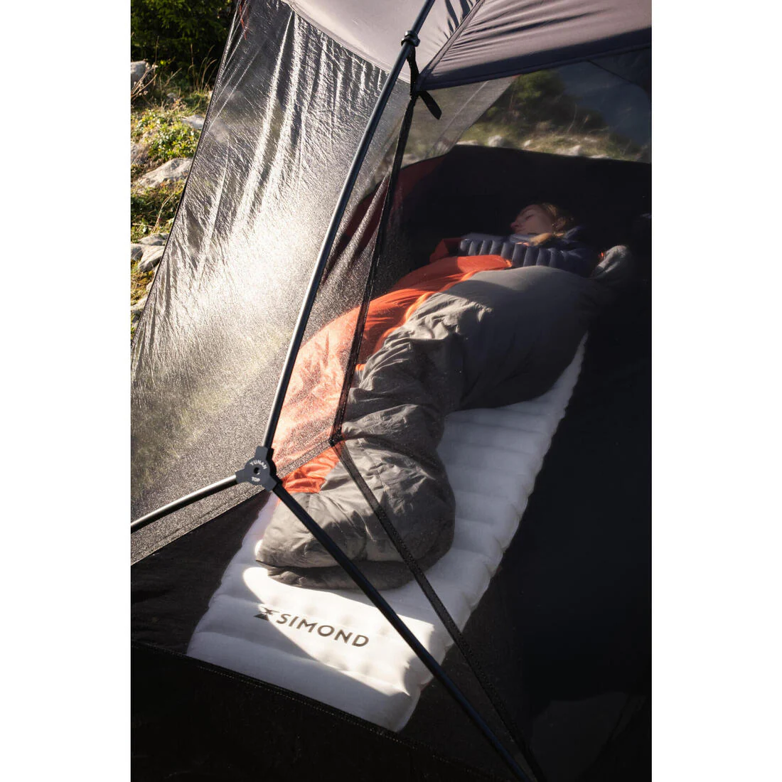 Casa de campaña tipo domo de trekking con autosujeción para 2 personas MT900 - Image 18