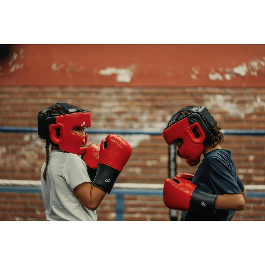 Casco integral de box rojo para niños - Image 7