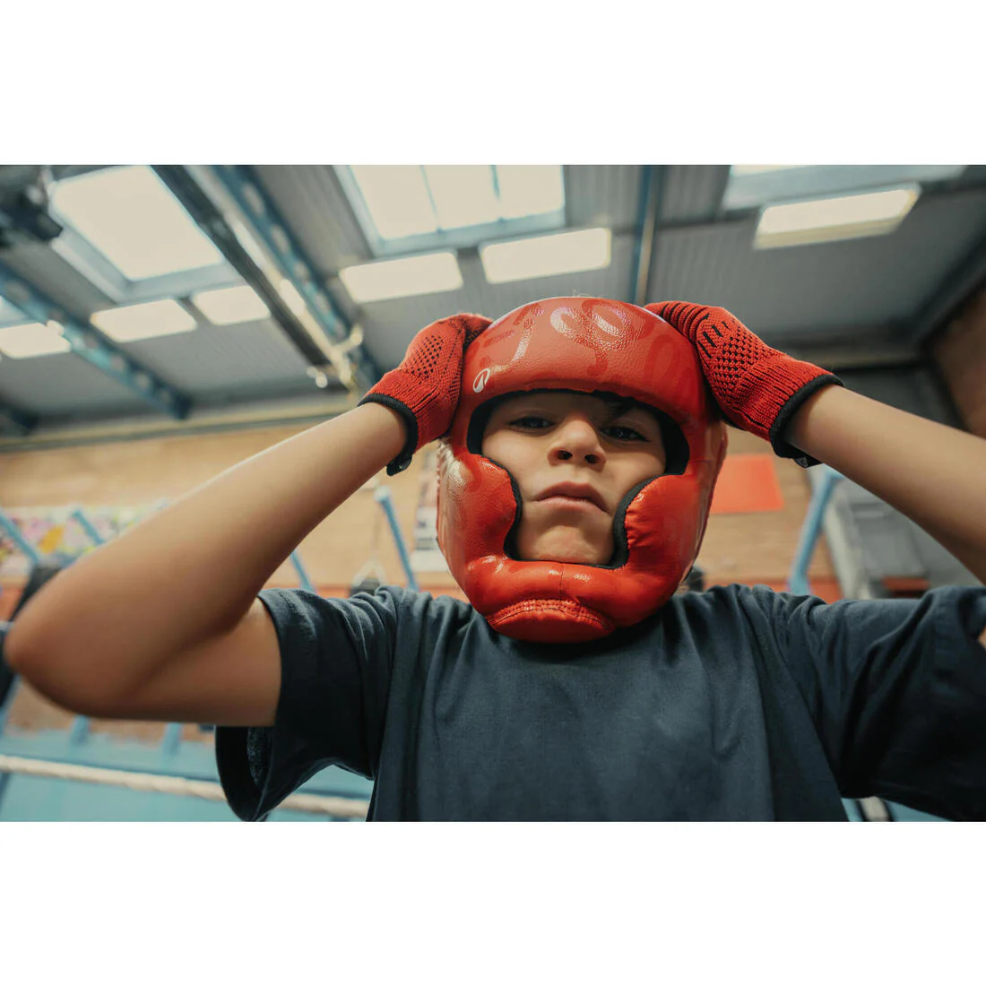 Casco integral de box rojo para niños - Image 8
