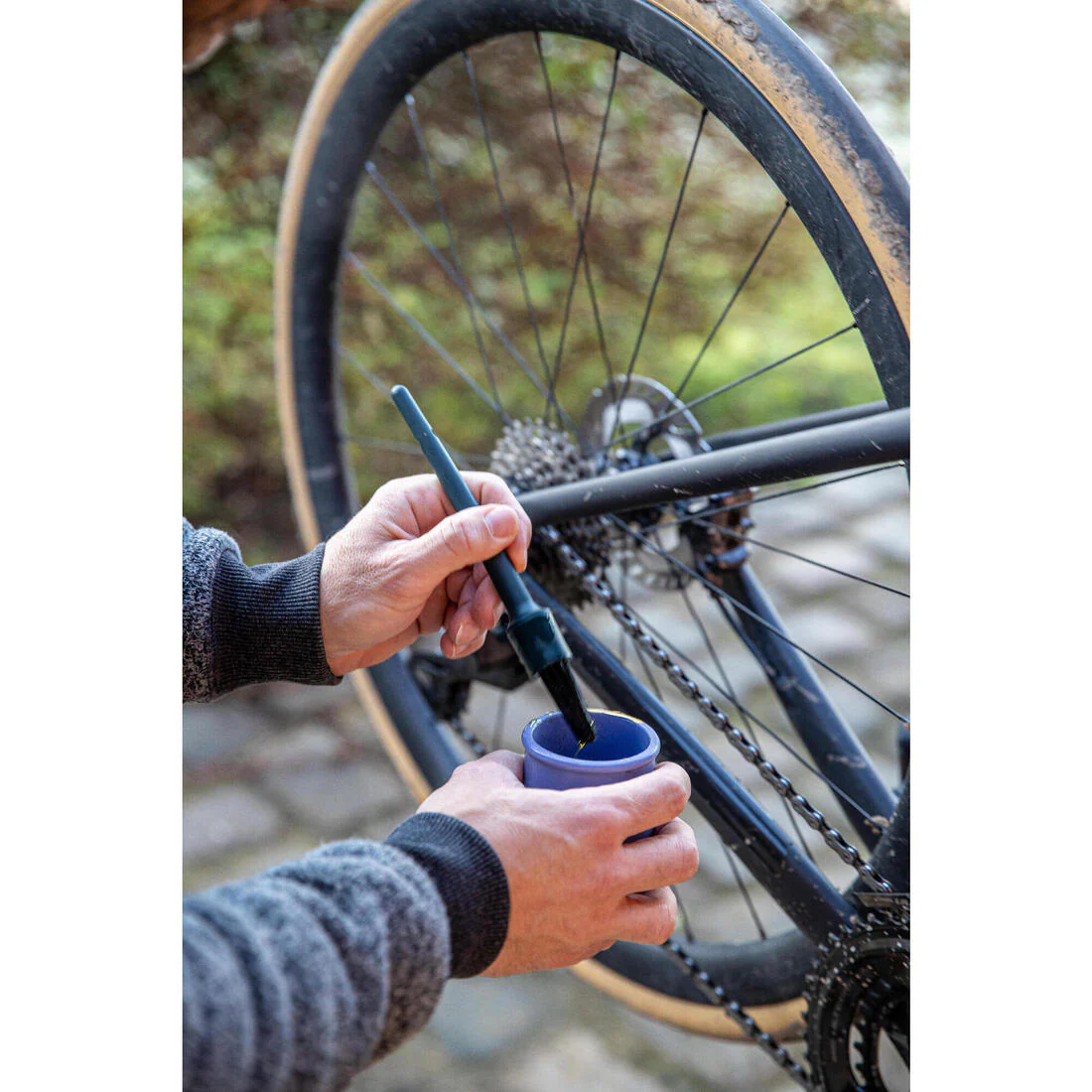 Cepillo desengrasante para transmisión de bicicleta con tapa - Image 6
