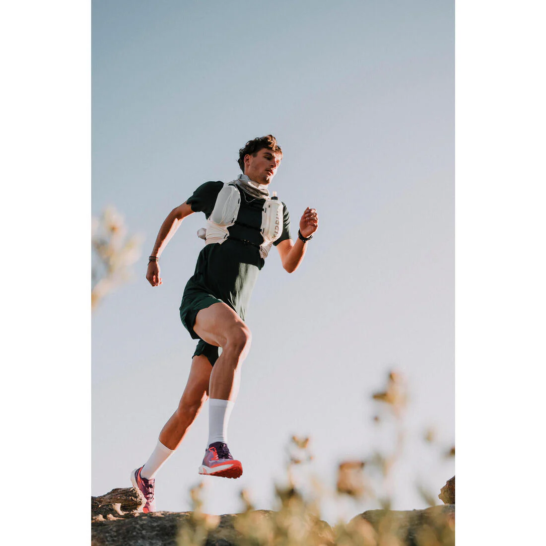Chaleco de trail running de competencia con portabotellas blanco unisex Kiprun - Image 15