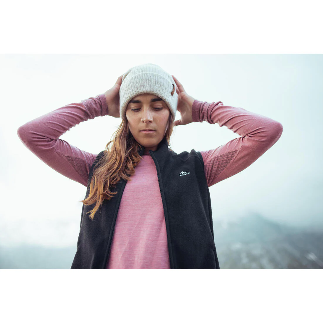 Chaleco polar de senderismo negro para mujer MH120 - Image 11