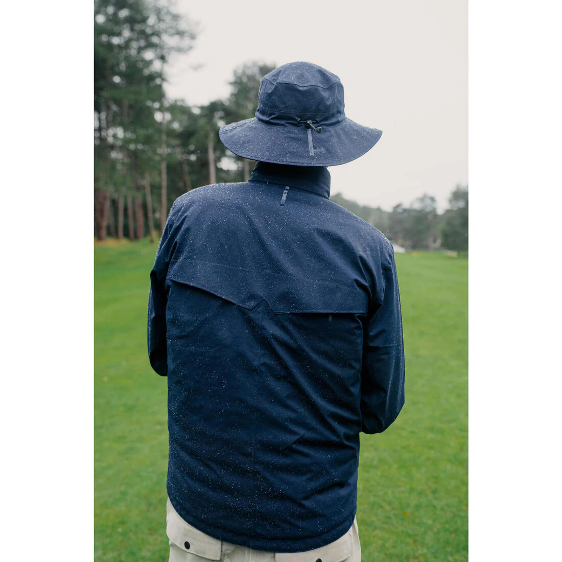 Chamarra de golf impermeable azul marino para hombre RW500 - Image 14