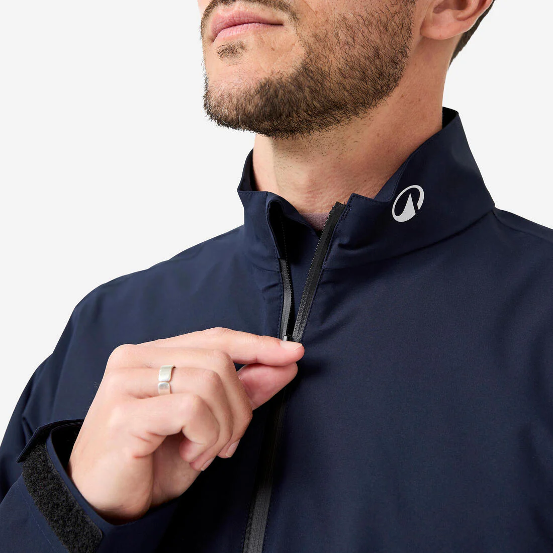 Chamarra de golf impermeable azul marino para hombre RW500 - Image 3