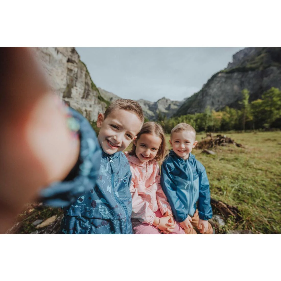 Chamarra de senderismo impermeable azul para niños de 2 a 6 años MH100 Zip - Image 14