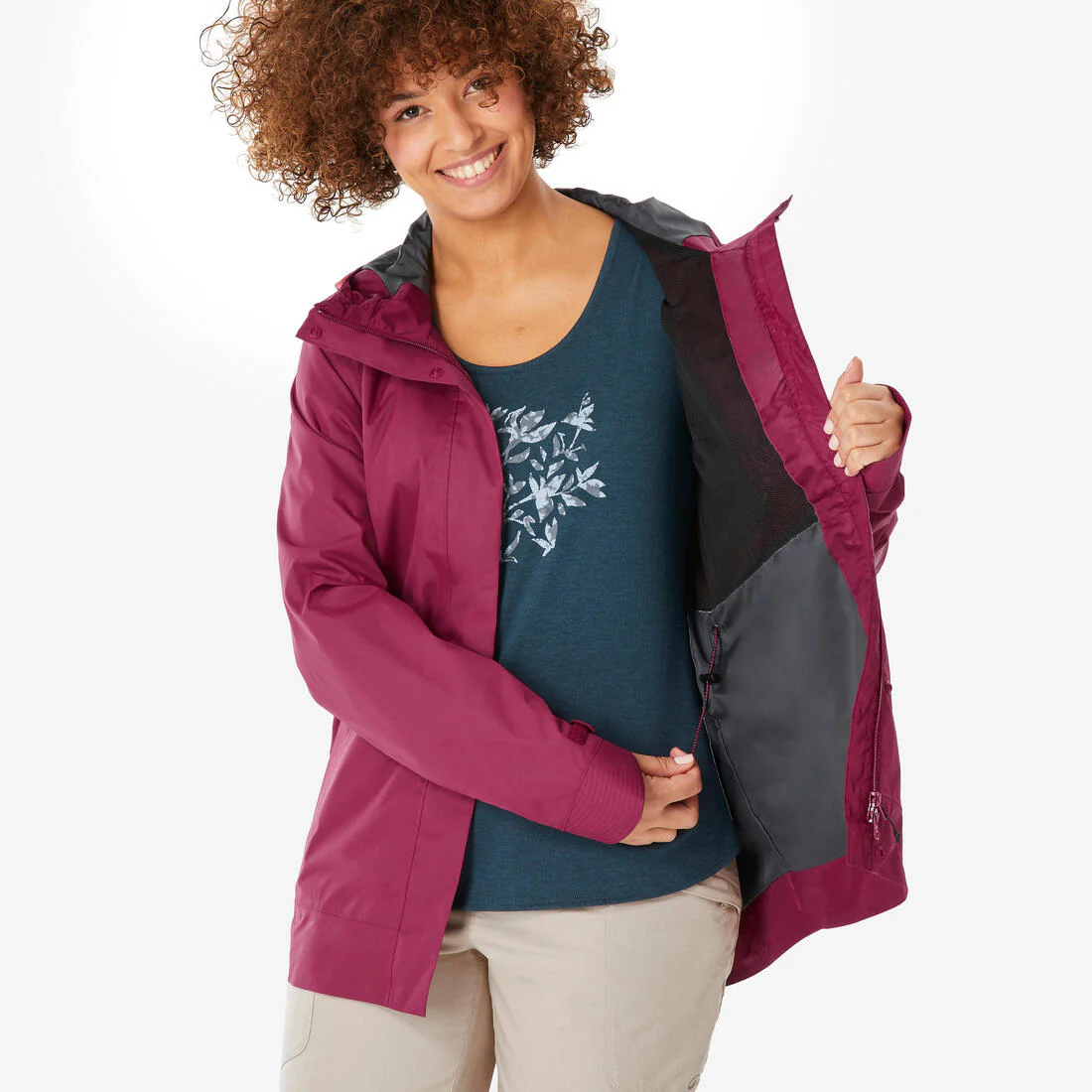 Chamarra de senderismo impermeable negra para mujer NH500 - Image 21