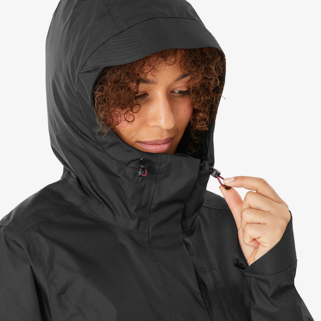 Chamarra de senderismo impermeable negra para mujer NH500 - Image 37