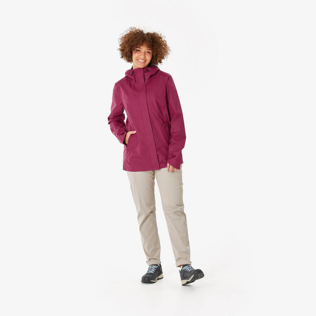Chamarra de senderismo impermeable negra para mujer NH500 - Image 7