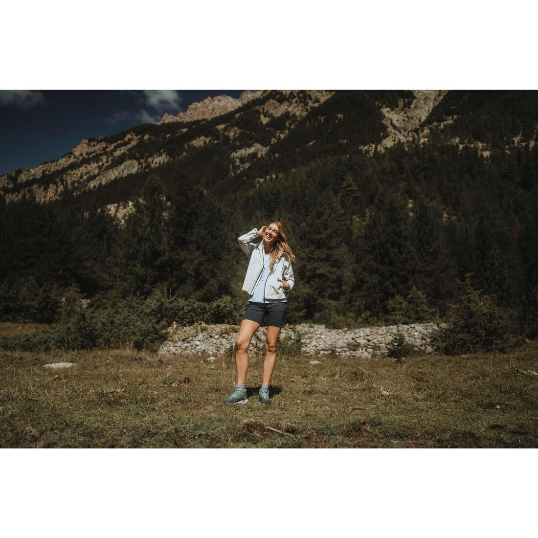 Chamarra de senderismo impermeable para mujer MH100 - Image 29