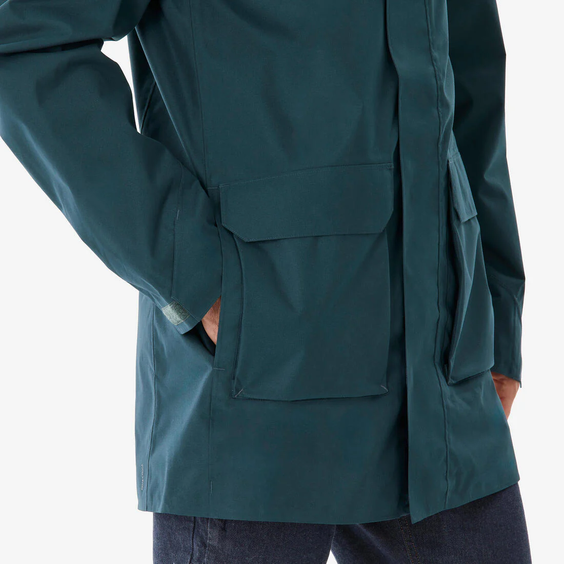 Chamarra de senderismo impermeable y larga verde para hombre NH500 - Image 7