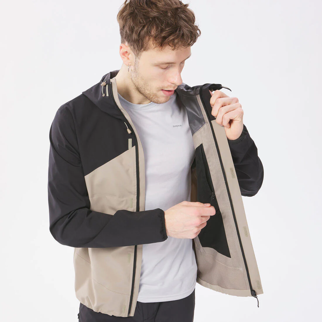 Chamarra de senderismo ligera e impermeable para hombre MH150 - Image 9