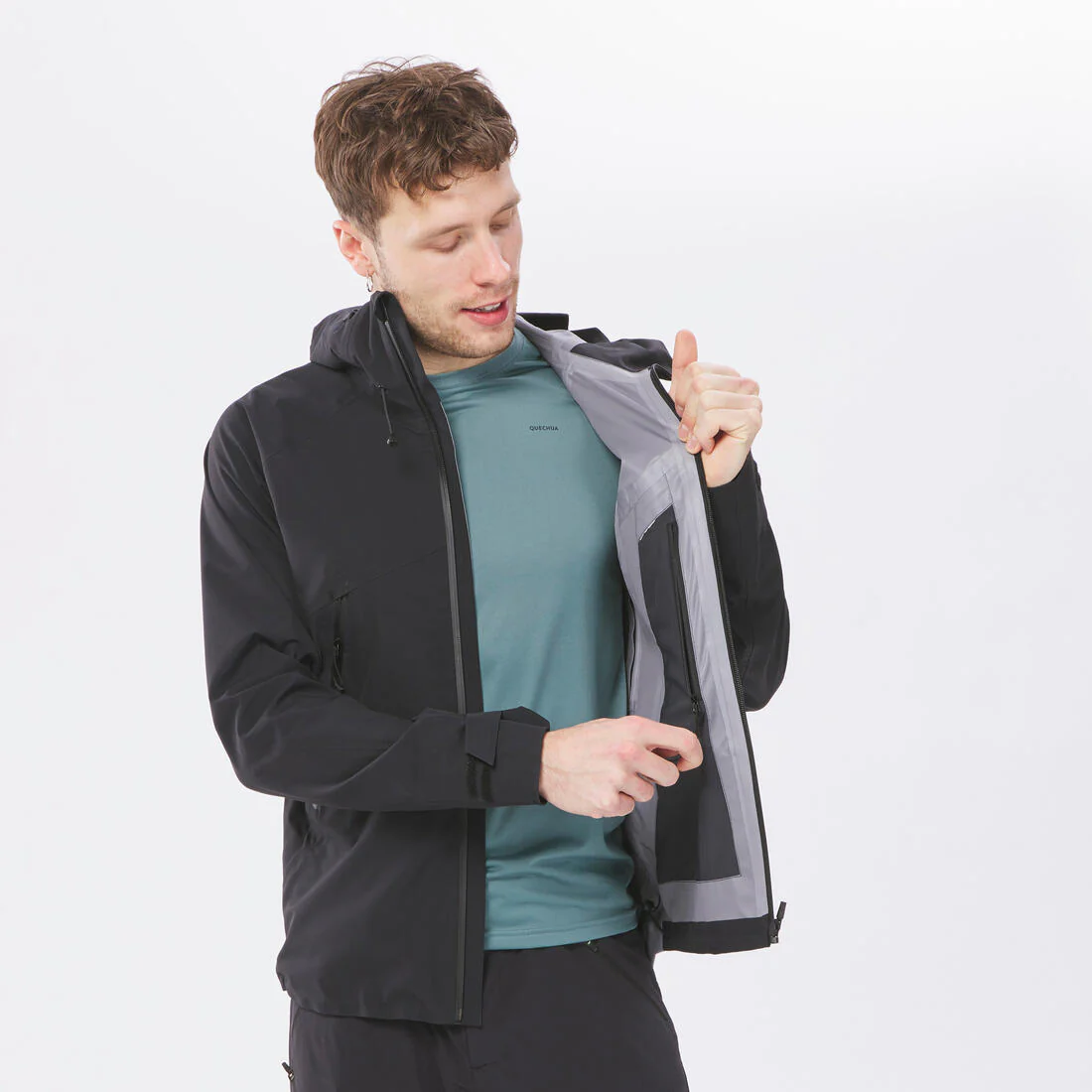 Chamarra de senderismo ligera e impermeable para hombre MH500 - Image 17