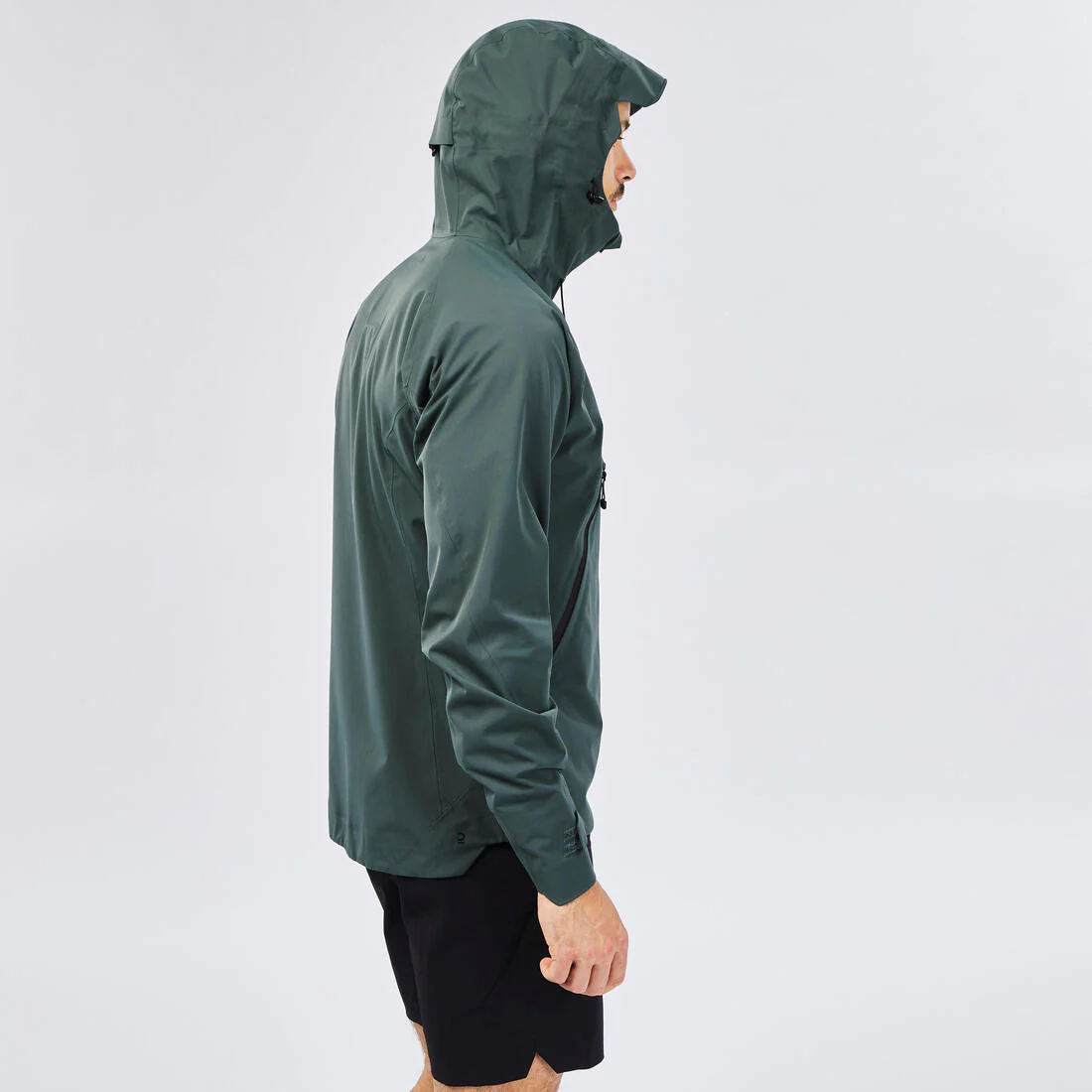Chamarra de senderismo ligera e impermeable para hombre MH500 - Image 21