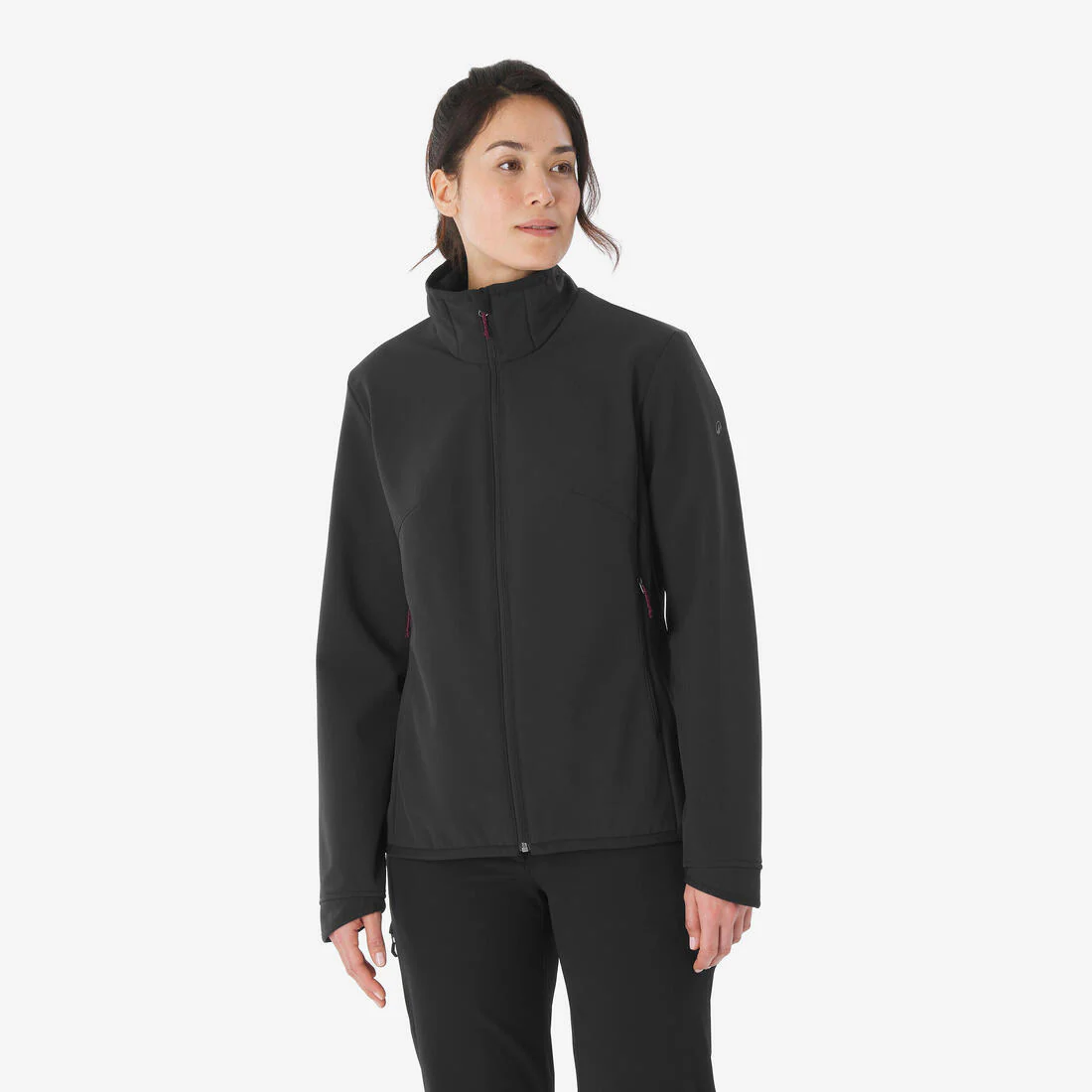 Chamarra de senderismo rompevientos negra para mujer Softshell MT100