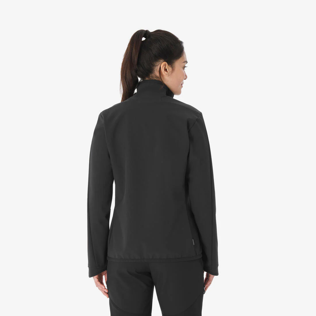 Chamarra de senderismo rompevientos negra para mujer Softshell MT100 - Image 3