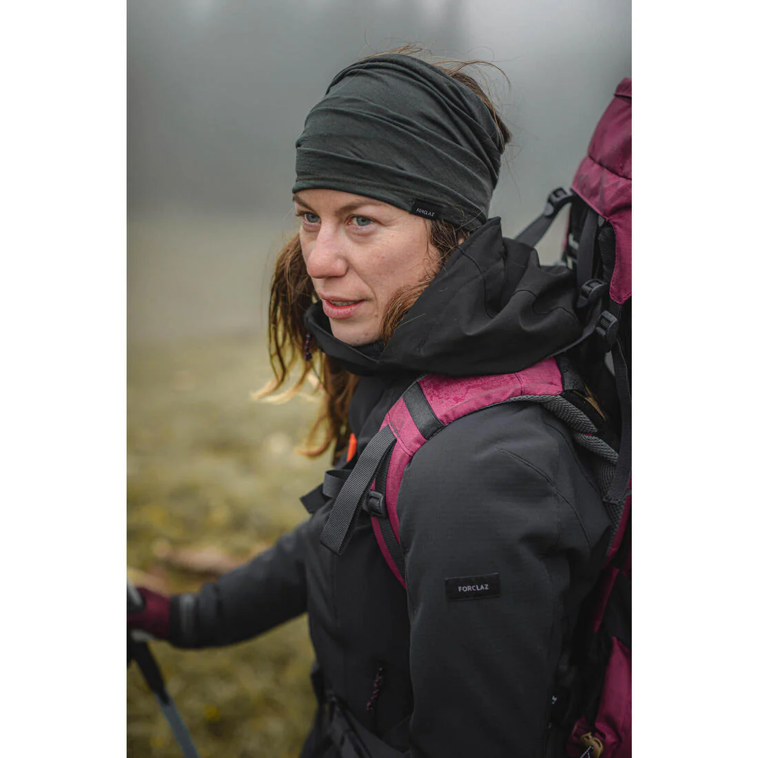 Chamarra de senderismo rompevientos negra para mujer Softshell MT500 - Image 5