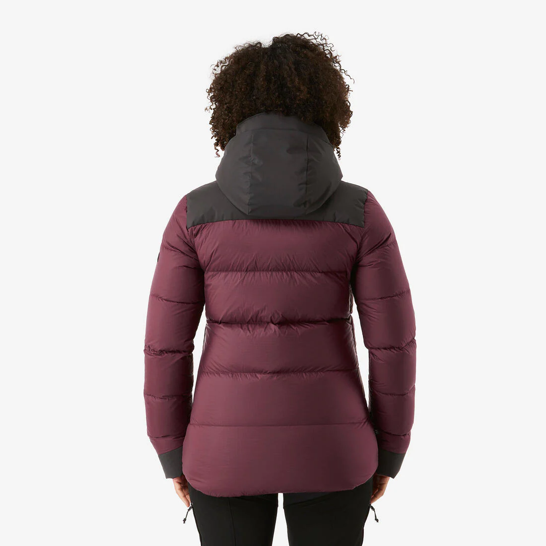 Chamarra de trekking acolchada cálida de plumón con capucha para mujer MT900 - Image 4