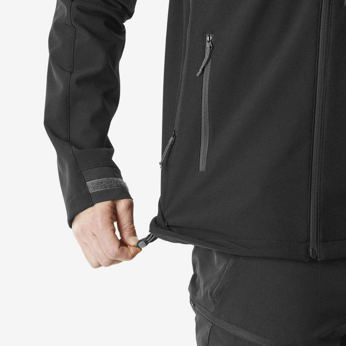 Chamarra de trekking rompevientos negra para hombre Softshell MT500 - Image 10