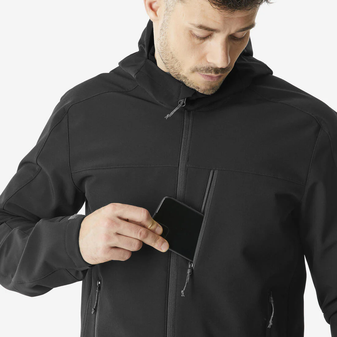 Chamarra de trekking rompevientos negra para hombre Softshell MT500 - Image 7