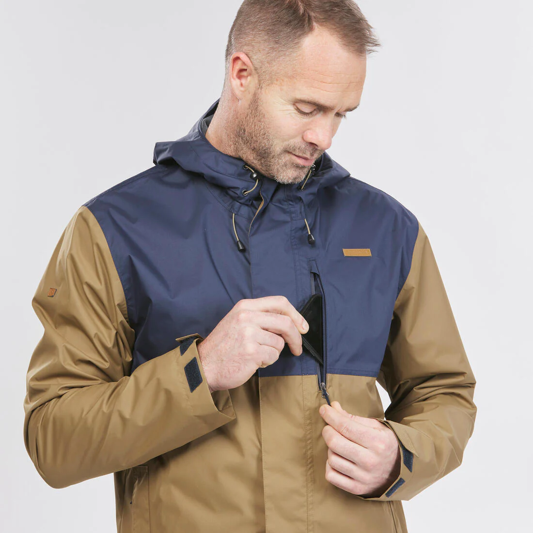Chamarra impermeable beige y de senderismo para hombre NH500 - Image 13