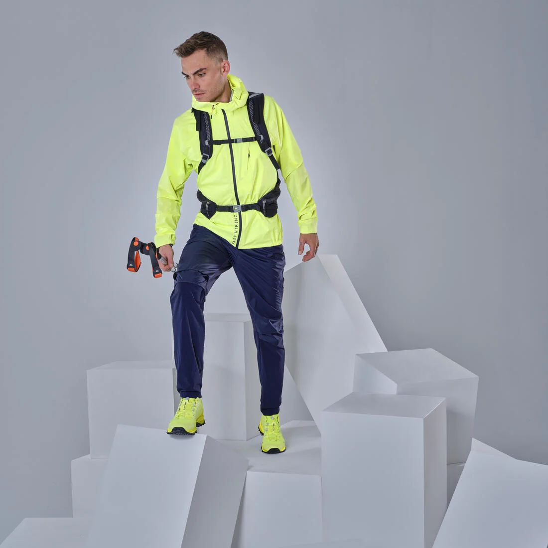 Chamarra impermeable ultraligera de senderismo amarilla para hombre FH 500 - Image 3