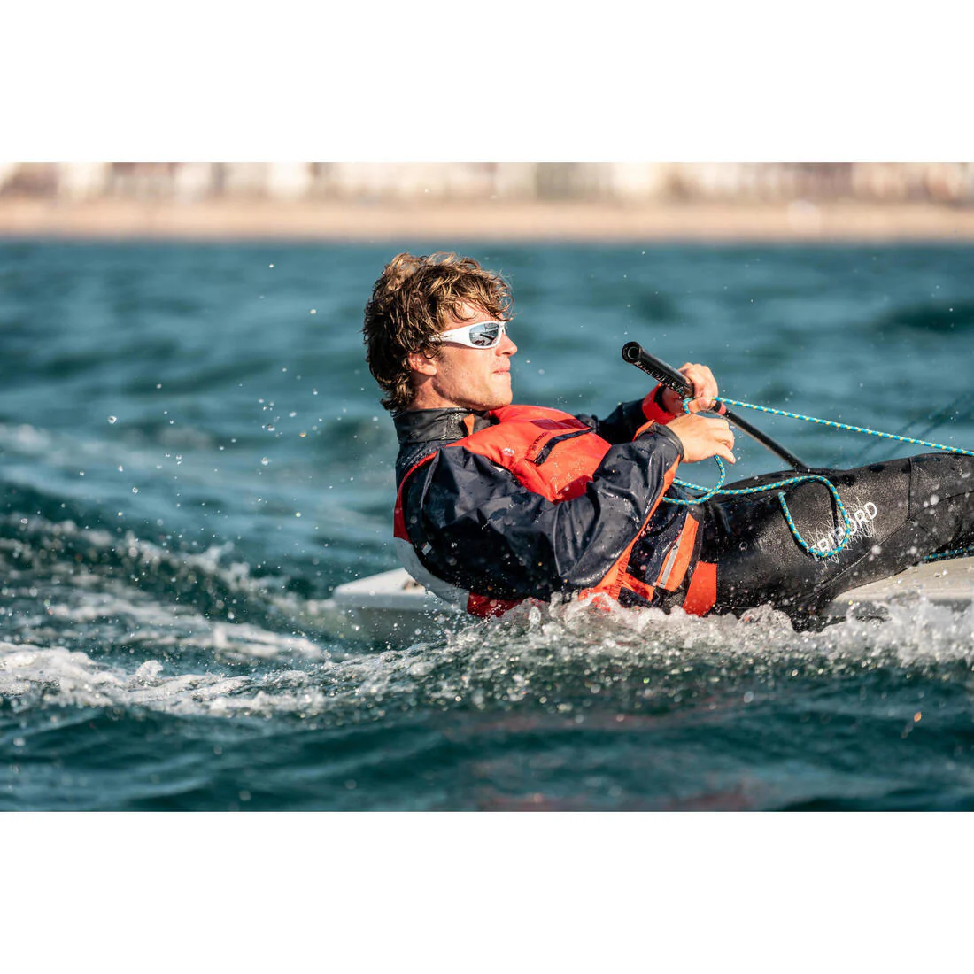 Chamarra náutica de vela rompevientos azul oscuro/naranja para hombre Dinghy 500 - Image 15