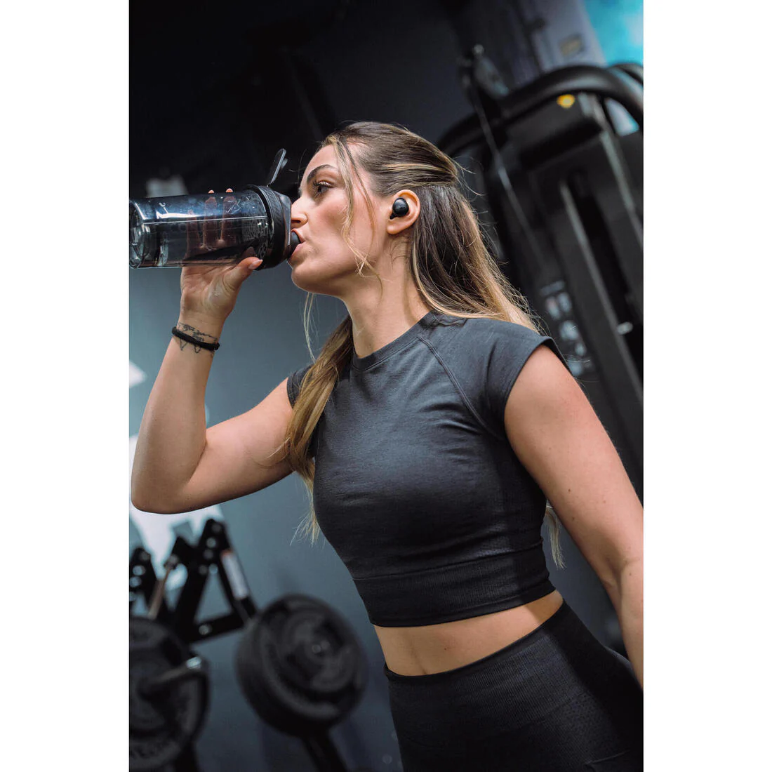 Crop-top de musculación sin costuras para mujer - Image 13