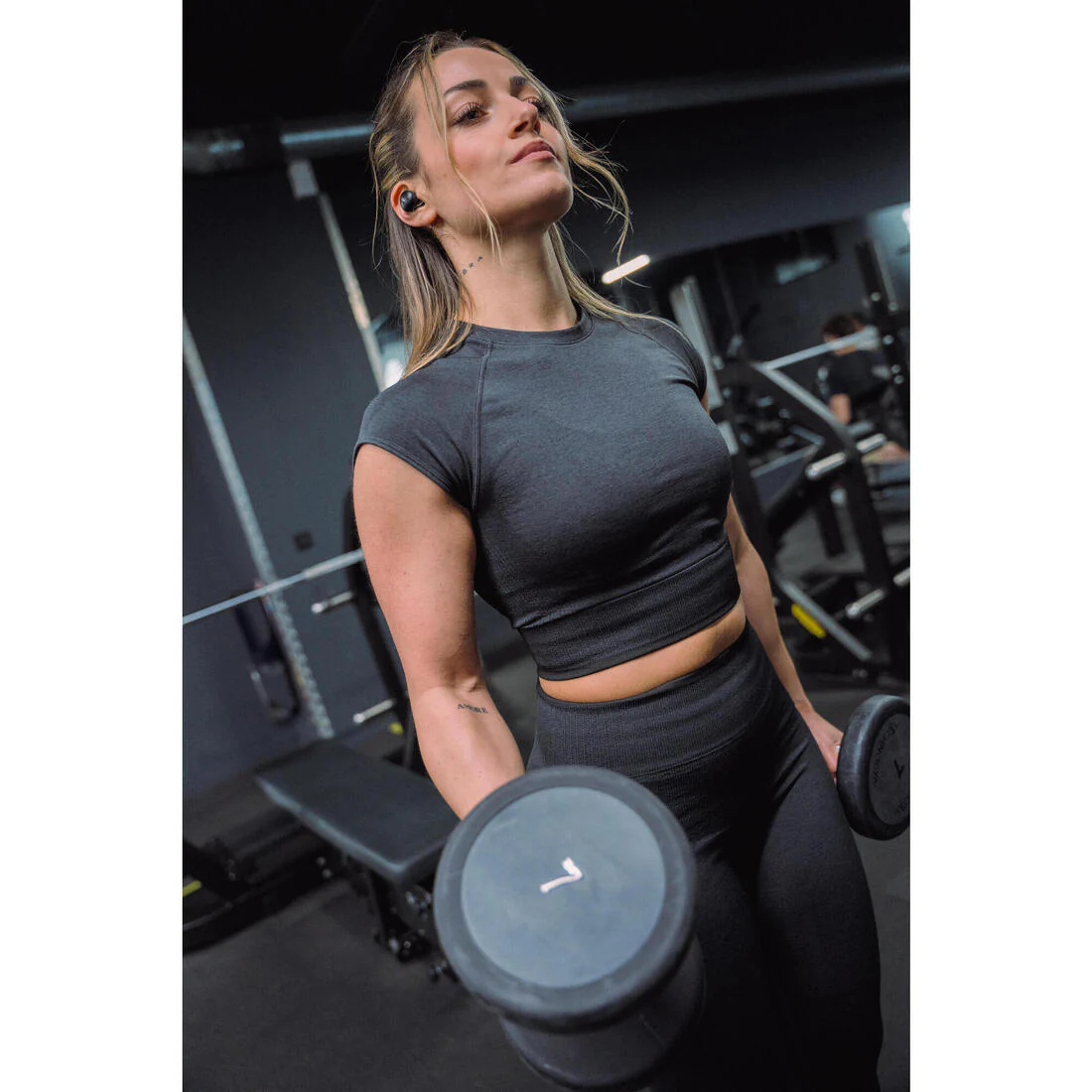 Crop-top de musculación sin costuras para mujer - Image 19