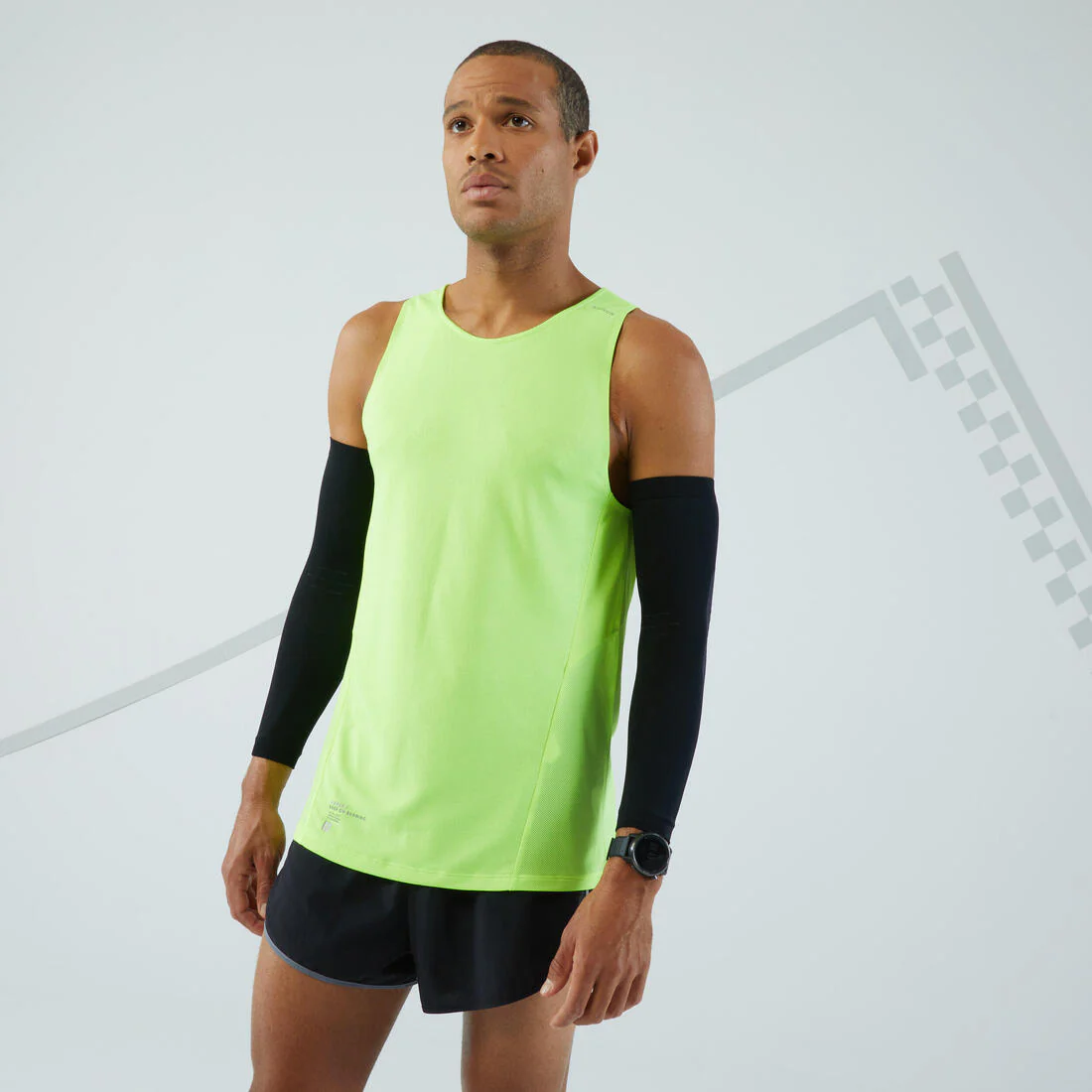Cubrebrazos de running negros unisex KIPRUN - Image 4