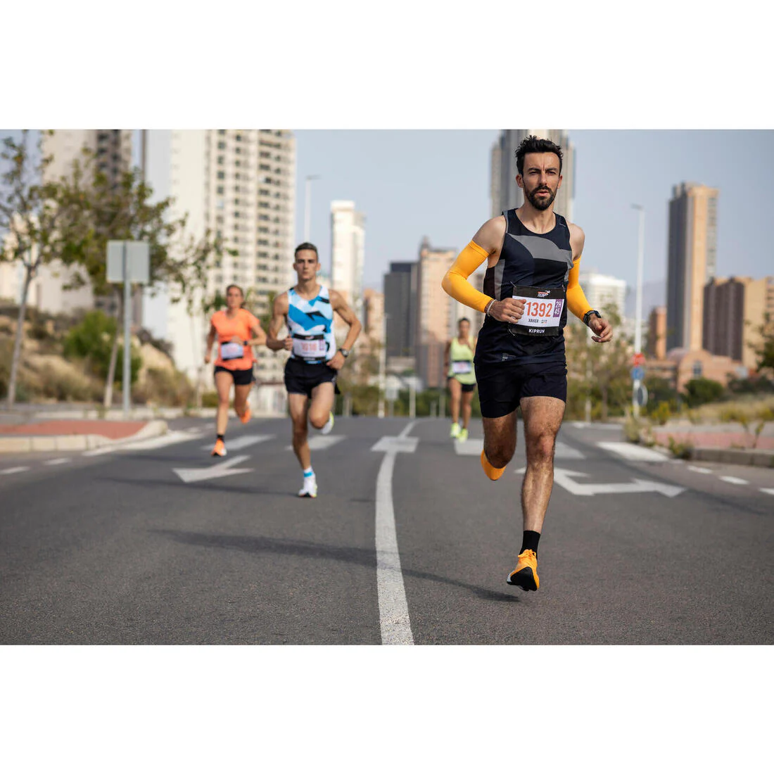 Cubrebrazos de running negros unisex KIPRUN - Image 7