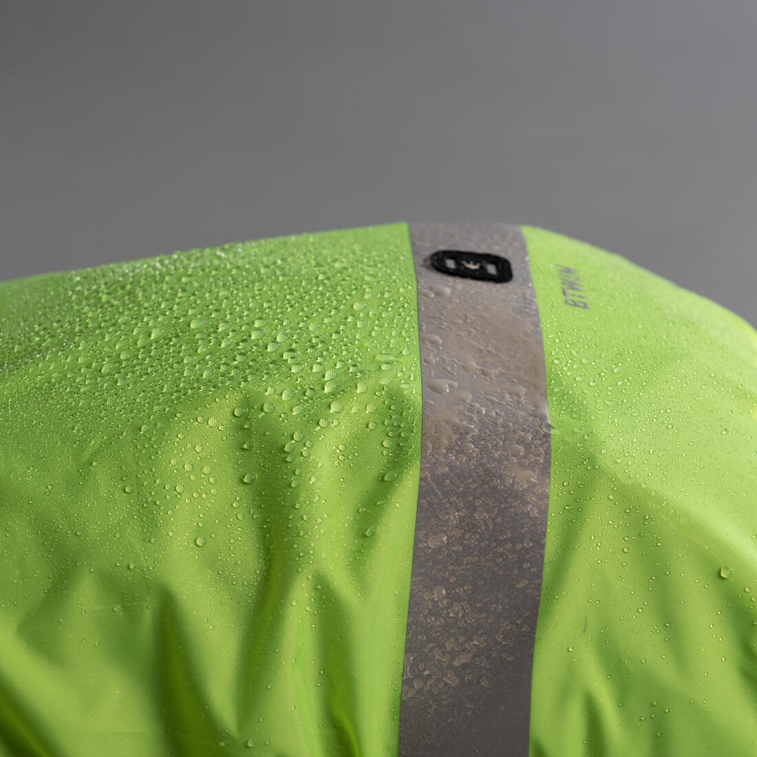 Cubremochila impermeable de visibilidad diurna/nocturna amarillo fluorescente - Image 4