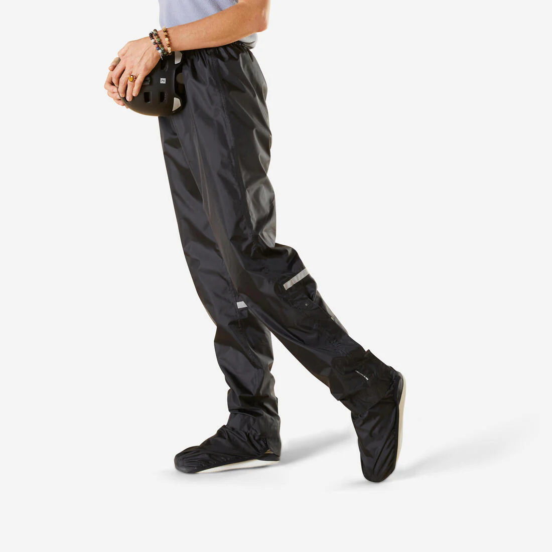 Cubrepantalón de ciclismo urbano impermeable con cubrecalzado negro 100